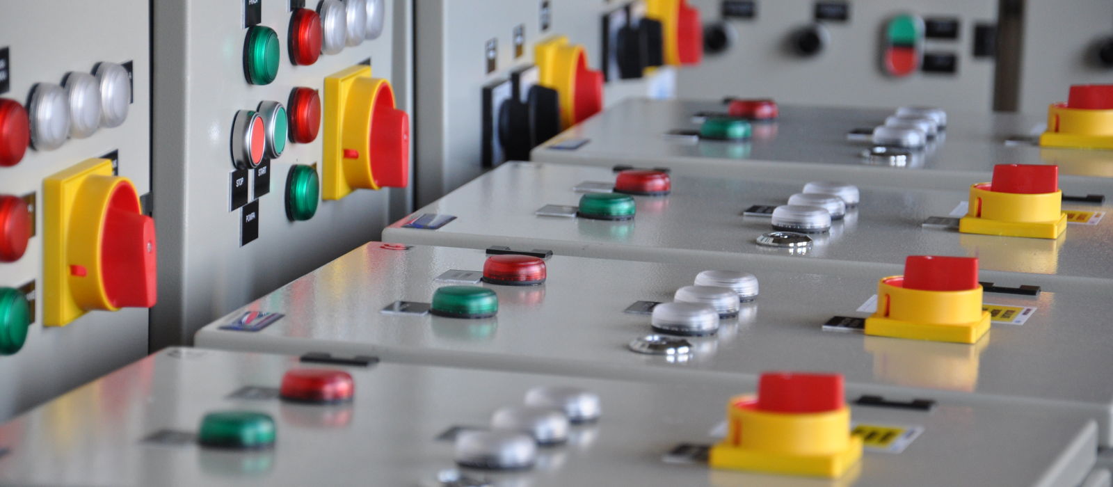 Szafy sterownicze do automatyki przemysłowej